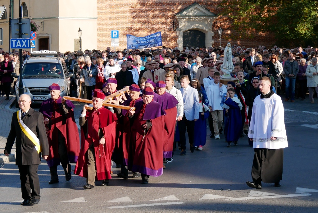 PROCESJA R&Oacute;ŻAŃCOWA 2017