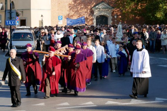PROCESJA R&Oacute;ŻAŃCOWA 2017